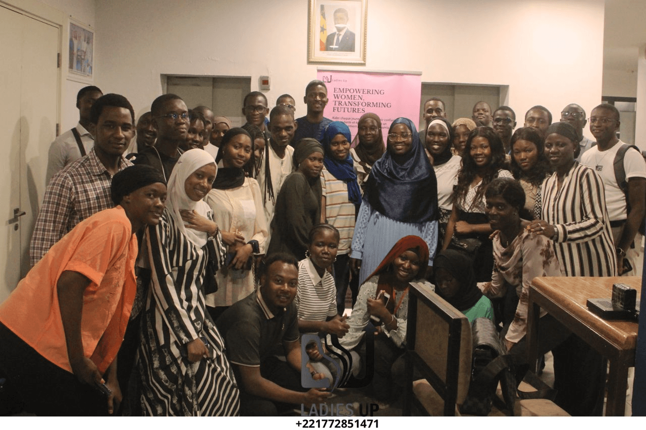 Participantes pendant l'atelier de transformation intérieure